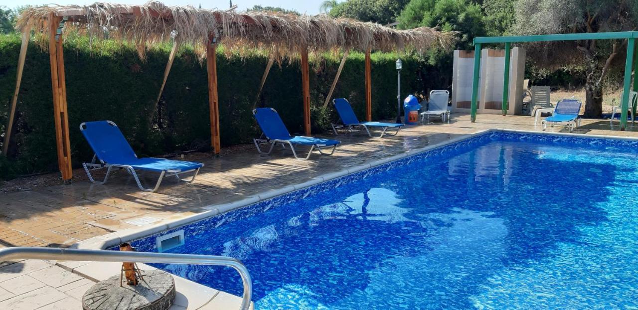 Amalia Apartments Polis Dış mekan fotoğraf